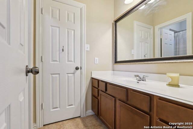 Listing photo id 24 for 3403 Navajo Peace