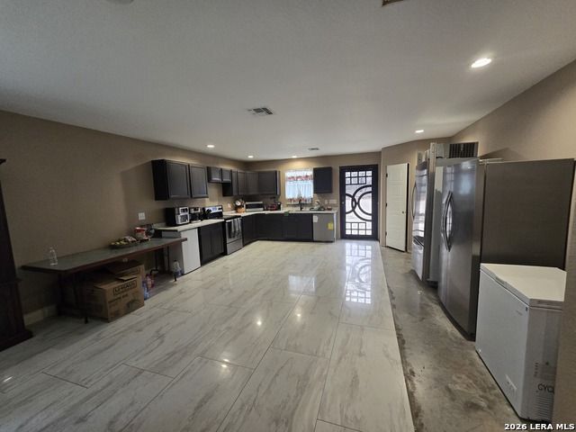 Image 15 of 49 For 420 Highlands