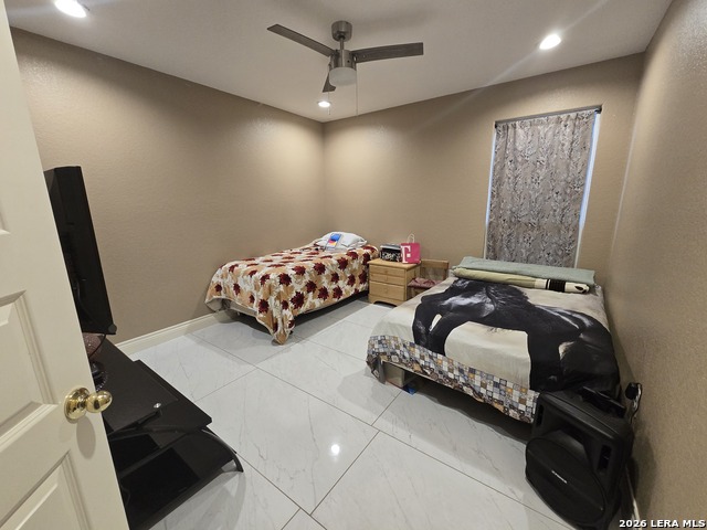 Image 24 of 49 For 420 Highlands