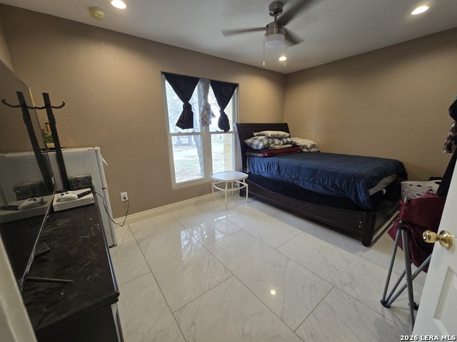 Image 25 of 49 For 420 Highlands