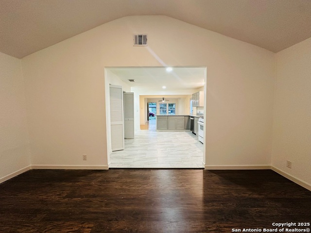 Image 7 of 18 For 151 Bernice  