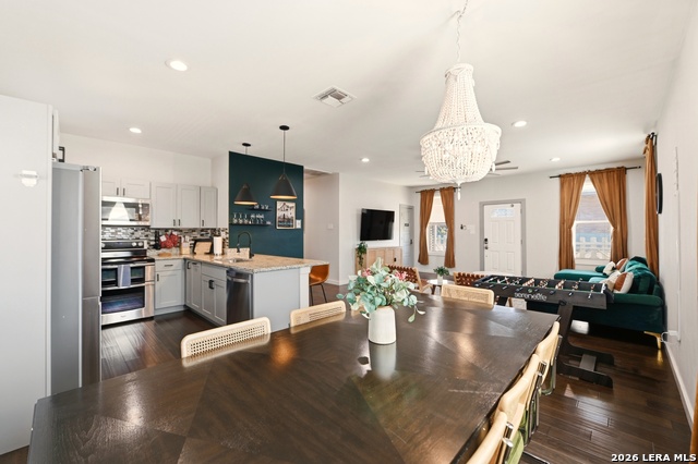 Image 12 of 37 For 419 Hackberry