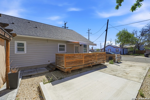 Image 30 of 37 For 419 Hackberry