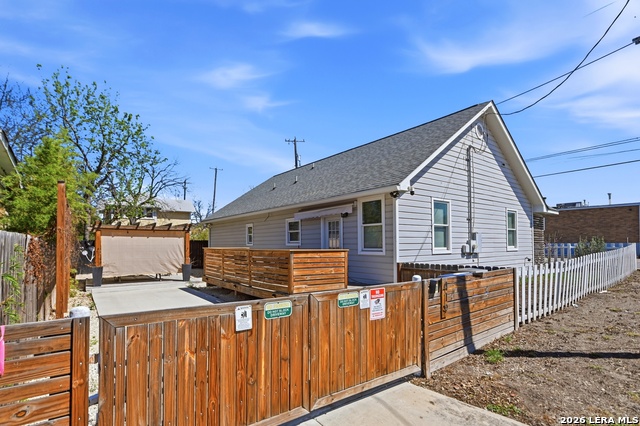 Image 36 of 37 For 419 Hackberry