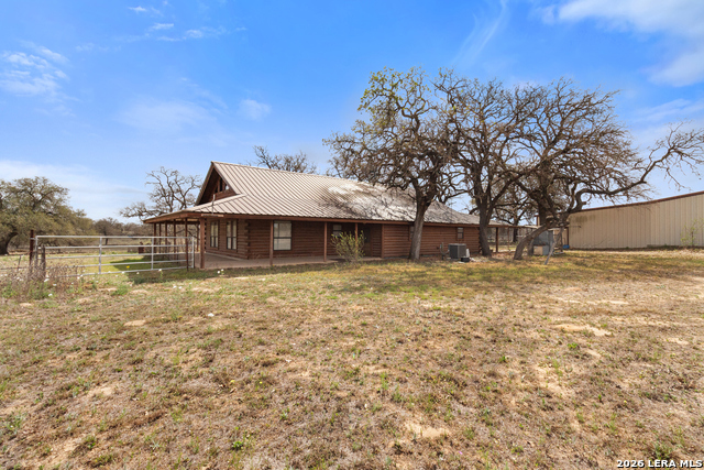 Listing photo id 23 for 22100 -2 Senior