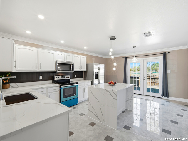 Image 11 of 43 For 8903 Scarlet Crk