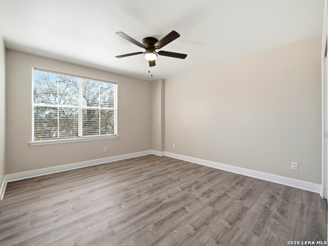 Image 24 of 43 For 8903 Scarlet Crk