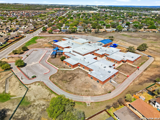 Image 37 of 43 For 8903 Scarlet Crk