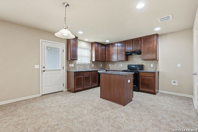 Image 14 of 31 For 8119 Monte Seco