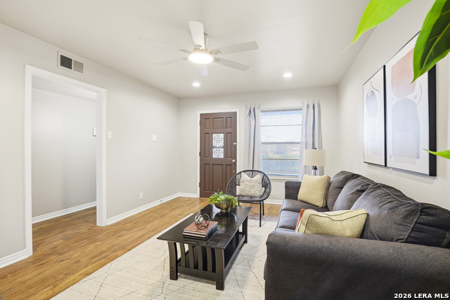 Image 11 of 35 For 425 Wright E