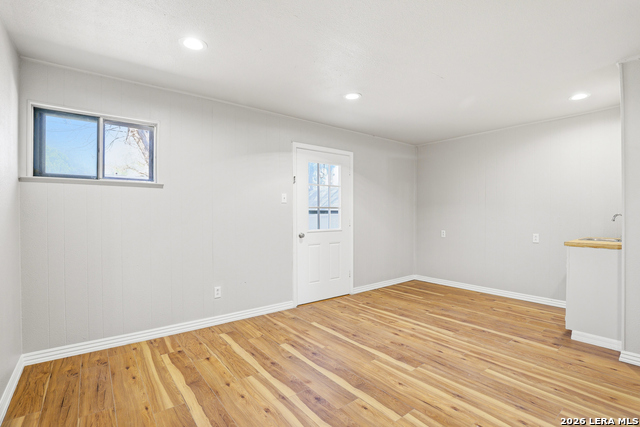 Image 17 of 35 For 425 Wright E