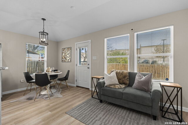 Image 10 of 45 For 611 Whiting  