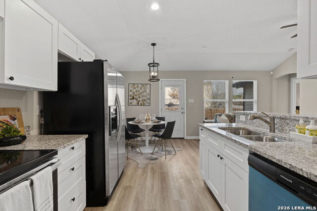 Image 14 of 45 For 611 Whiting  