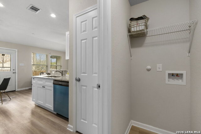 Image 20 of 45 For 611 Whiting  