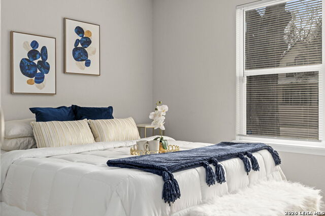 Image 24 of 45 For 611 Whiting  