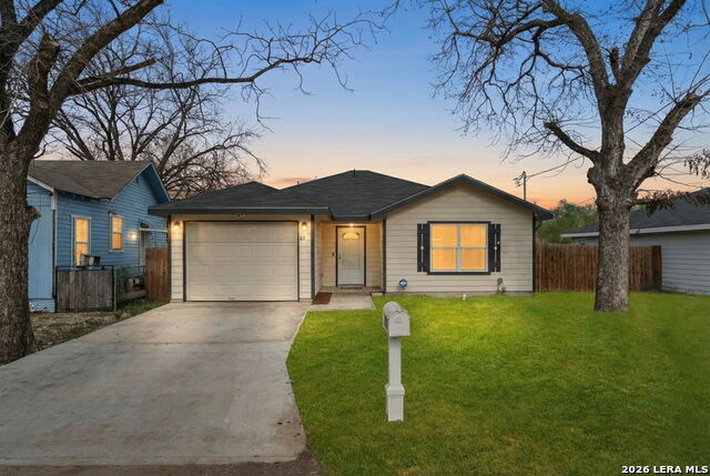 Image 4 of 45 For 611 Whiting  