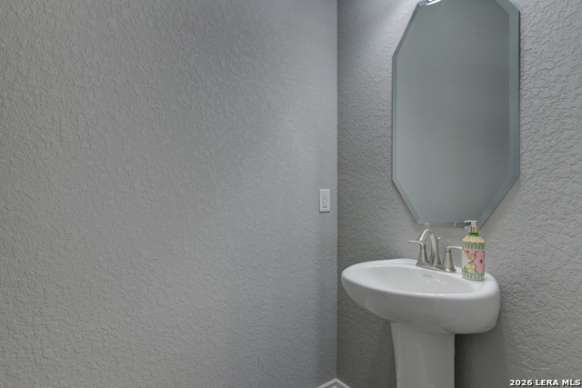 Image 27 of 52 For 3703 Sagrada