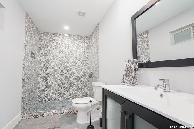 Image 20 of 30 For 612 Leigh  