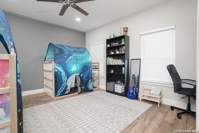 Image 21 of 30 For 612 Leigh  