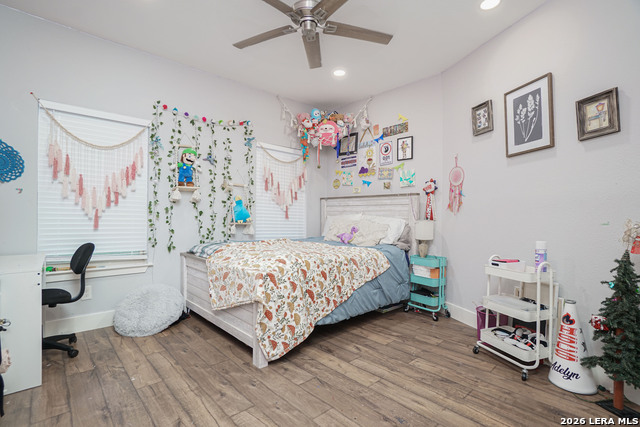 Image 24 of 30 For 612 Leigh  