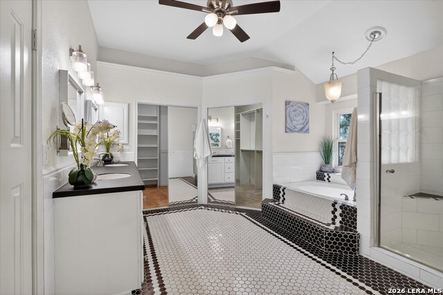 Image 18 of 42 For 12331 Stable Wood