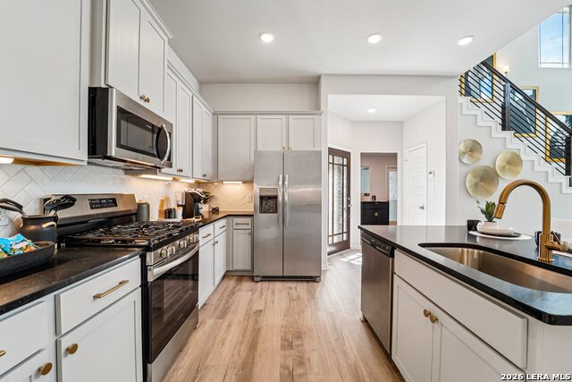 Listing photo id 4 for 2311 Pink Pearl Drive