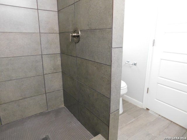 Image 14 of 19 For 2954 Weir Ave