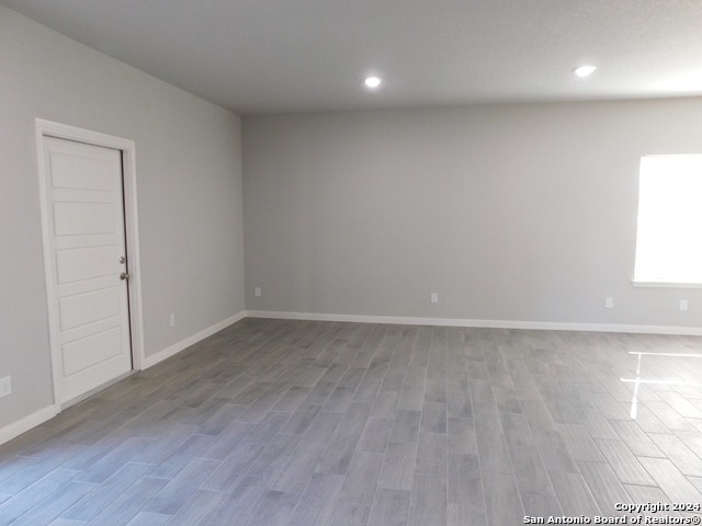 Image 2 of 19 For 2954 Weir Ave