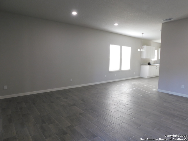 Image 4 of 19 For 2954 Weir Ave