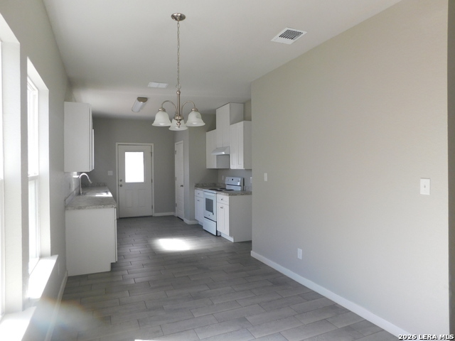 Image 6 of 19 For 2954 Weir Ave