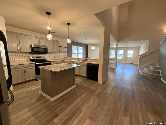 Image 2 of 28 For 10839 Red Musket