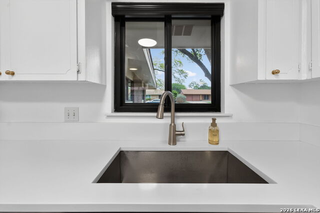 Image 16 of 49 For 9507 Wahada Ave