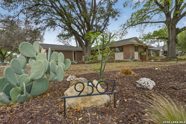 Image 3 of 49 For 9507 Wahada Ave