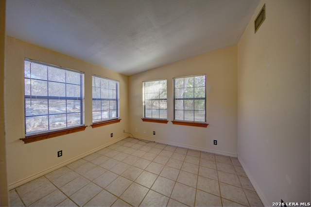 Image 19 of 33 For 25926 Fleet Garden