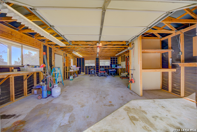 Image 25 of 33 For 25926 Fleet Garden