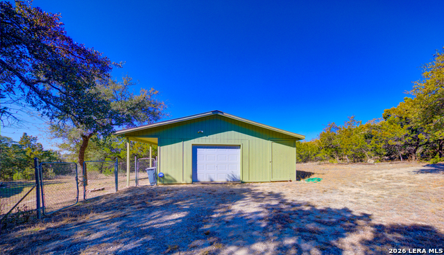 Image 26 of 33 For 25926 Fleet Garden