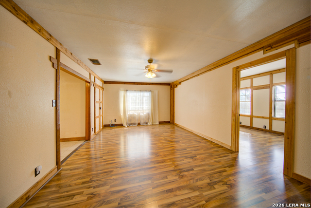 Image 6 of 33 For 25926 Fleet Garden