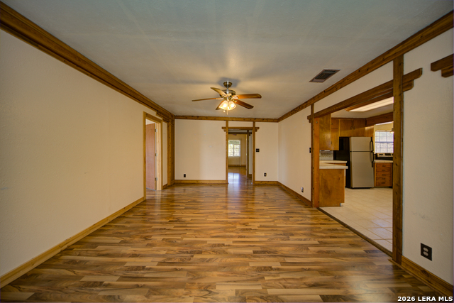 Image 7 of 33 For 25926 Fleet Garden