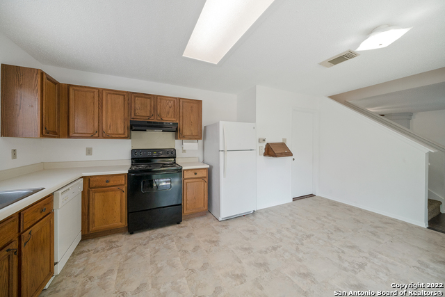 Image 11 of 30 For 12811 Hunting Bear