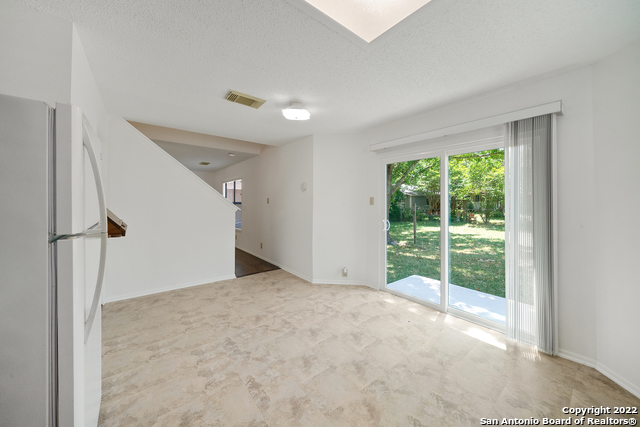 Image 12 of 30 For 12811 Hunting Bear