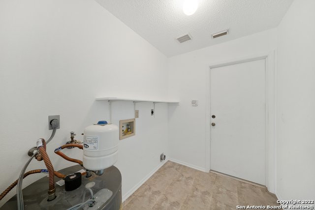 Image 16 of 30 For 12811 Hunting Bear