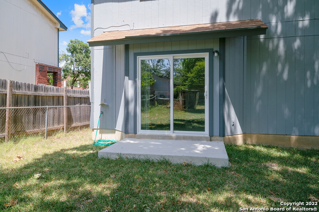 Image 26 of 30 For 12811 Hunting Bear