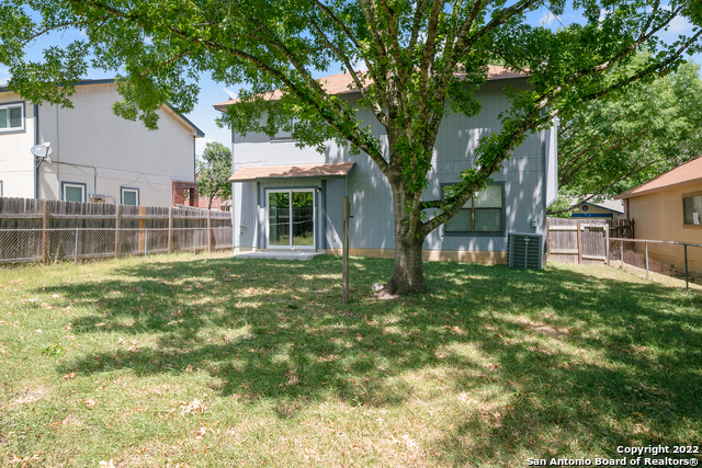 Image 28 of 30 For 12811 Hunting Bear