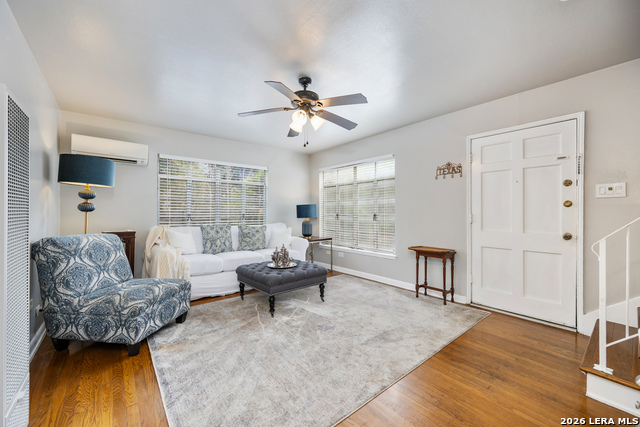 Image 10 of 69 For 111 Grandview Place