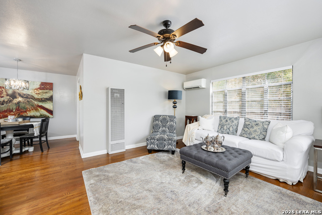 Image 11 of 69 For 111 Grandview Place