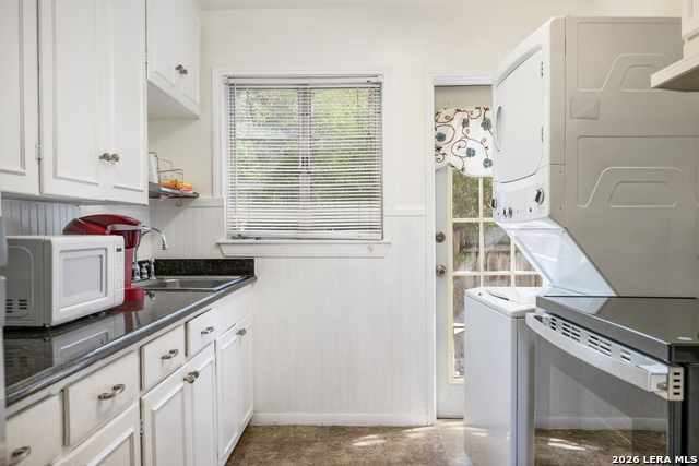 Image 16 of 69 For 111 Grandview Place