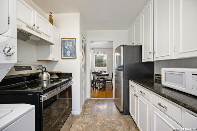 Image 17 of 69 For 111 Grandview Place