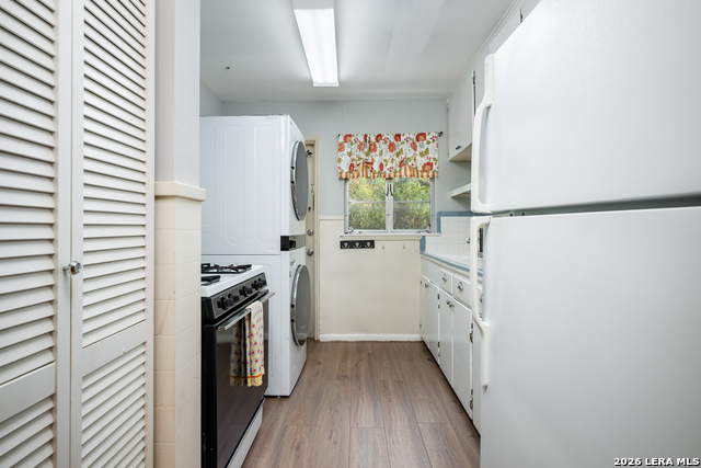 Image 28 of 69 For 111 Grandview Place