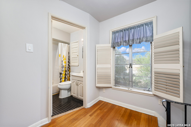 Image 31 of 69 For 111 Grandview Place