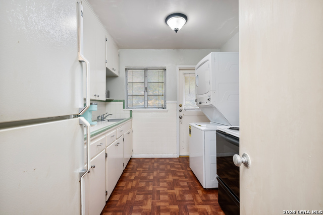 Image 41 of 69 For 111 Grandview Place